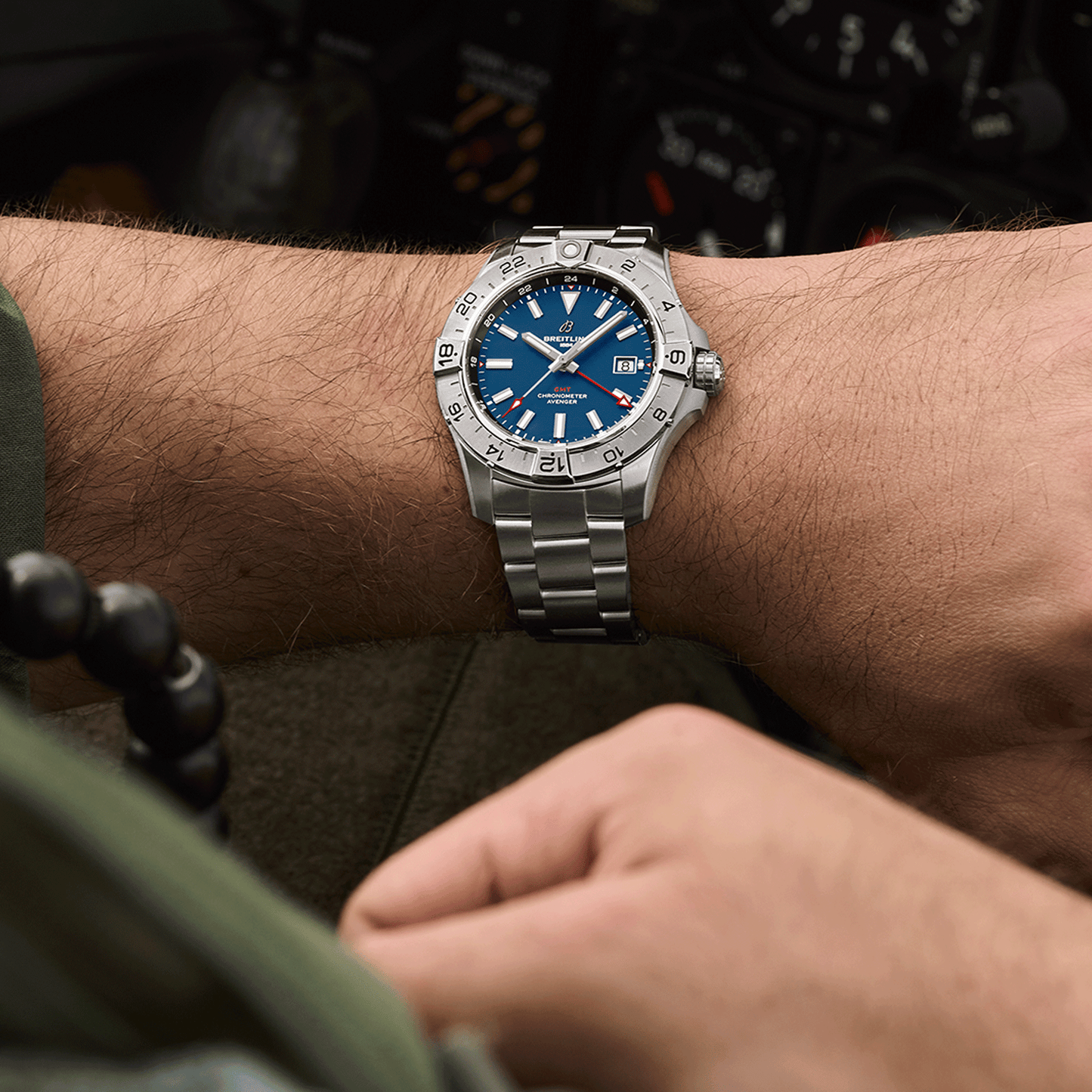 Montre Breitling Avenger B01 Chronograph automatique cadran bleu